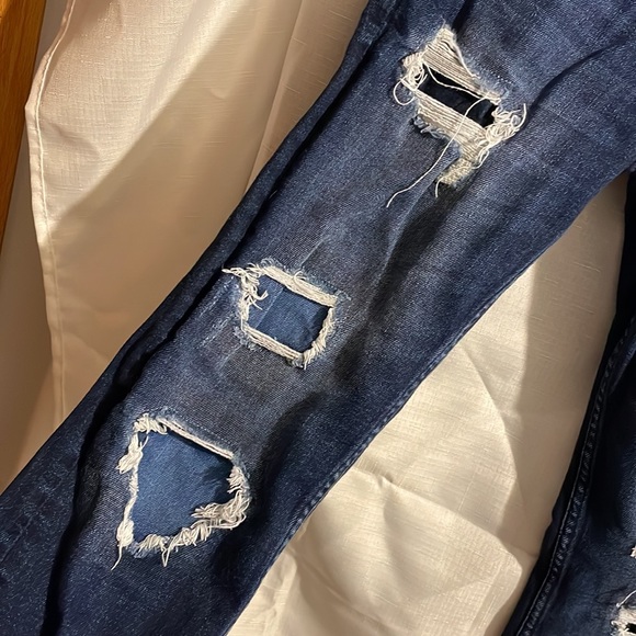 Guess Jeans - Picture 5 of 8